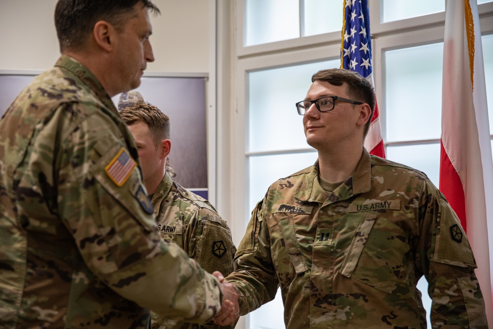 Outgoing Deputy Commanding General Awards Coins on Last Day