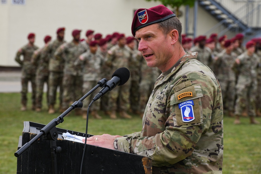 4-319th AFAR, 173rd Airborne Brigade Change of Command ceremony