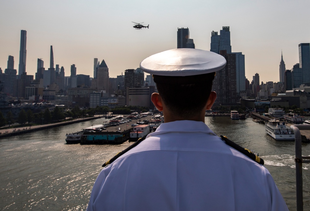 USS WASP Arrives at New York City for Fleet Week