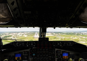 93rd EARS refuels F-22 Raptors