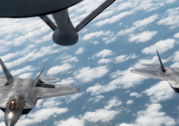93rd EARS refuels F-22 Raptors