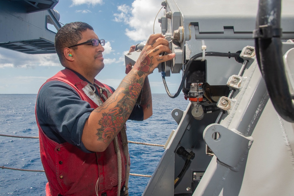 USS Ronald Reagan (CVN 76) fantail operations