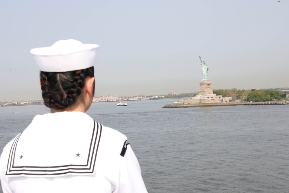 USS Wasp Arrives at New York City for Fleet Week 2023