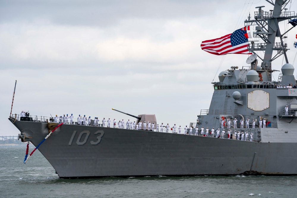 USS Truxtun (DDG 103) returns to Naval Station Norfolk