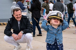 USS Truxtun (DDG 103) returns to Naval Station Norfolk