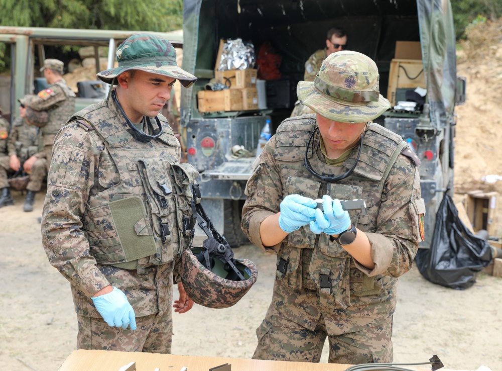 U.S. Army and Tunisian Armed Forces conduct demolition training