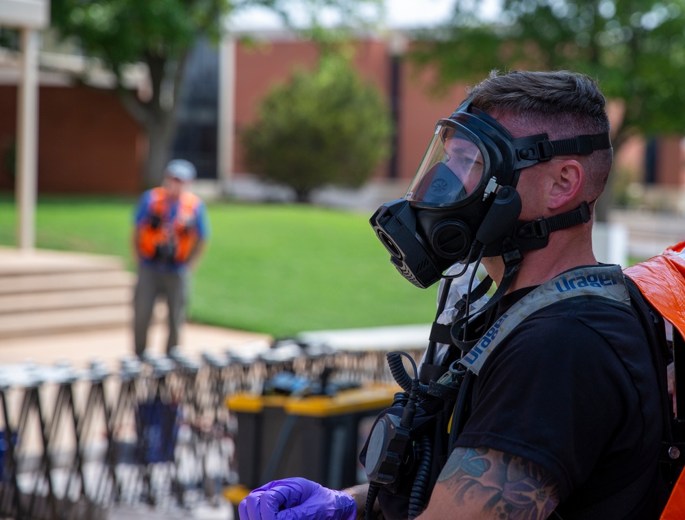 Oklahoma Guard’s Civil Support Team assists local first responders in full-scale exercise