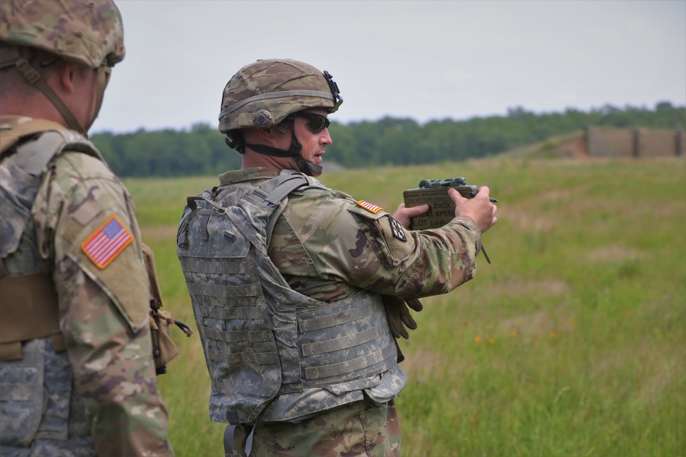 1037th Engineers Practice Deploying Claymore Mines