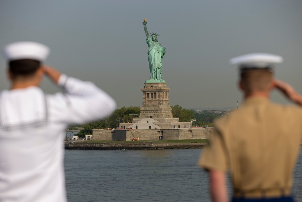 U.S. Marines and Sailors arrive at Fleet Week New York