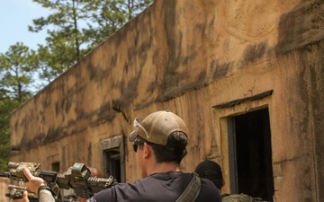 3rd Special Forces Group (Airborne) practice clearing maneuvers during Southern Strike