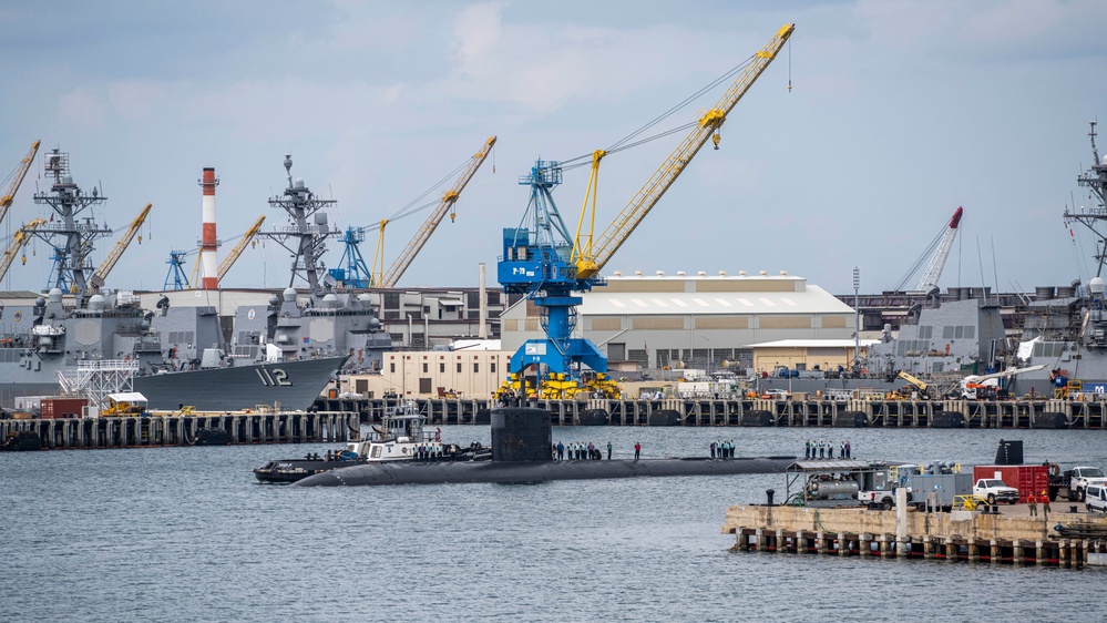 USS Charlotte (SSN 766)