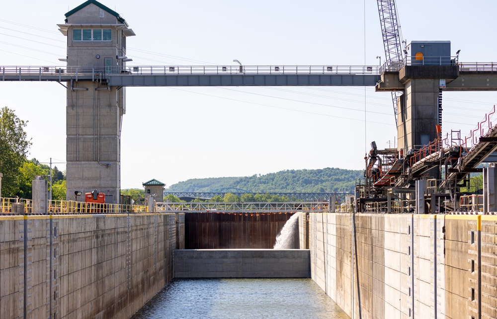 Lock chamber at Charleroi begins to fill back with water