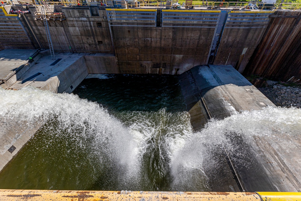 Lock chamber at Charleroi begins to fill back with water
