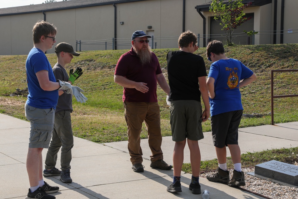 Boy Scout Troop 776 cleans up 3rd Special Forces Group (Airborne) Memorial Walk