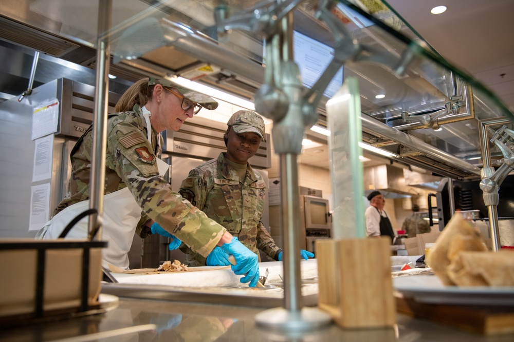 CMSgt Laura Hoover Visits Chisolm Trail Inn Dining Facility