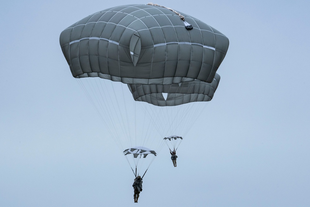 USMC KC-130Js support Arctic Angels jump in honor of 77 fallen paratroopers