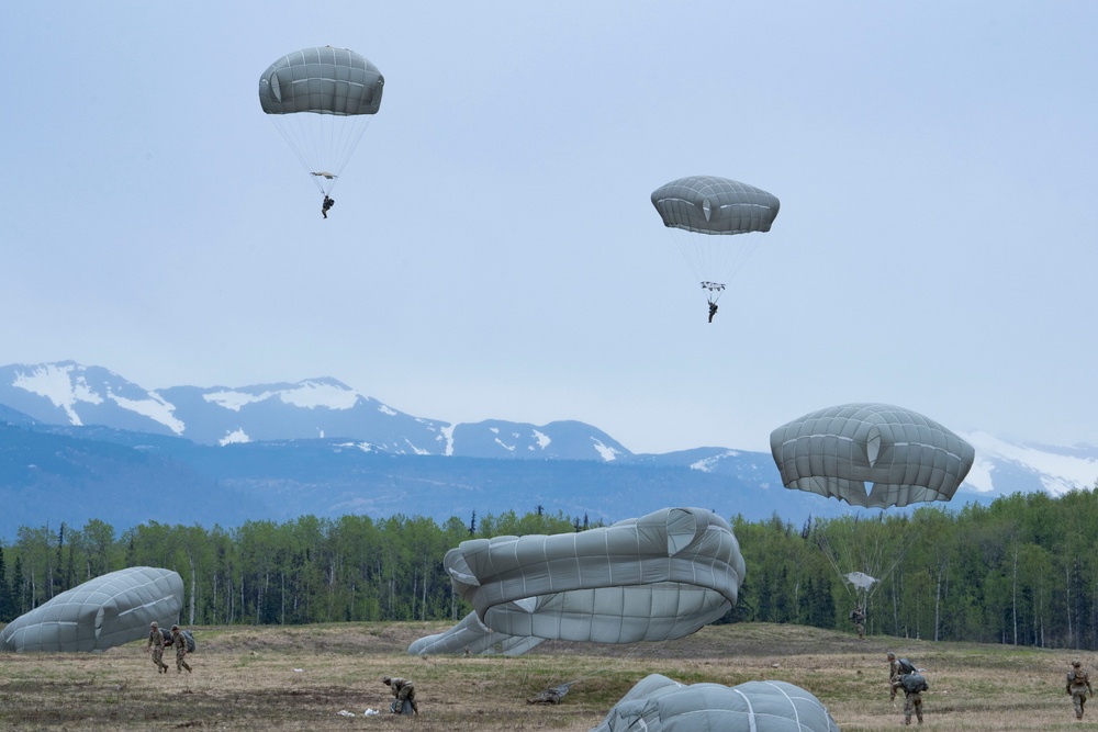 USMC KC-130Js support Arctic Angels jump in honor of 77 fallen paratroopers