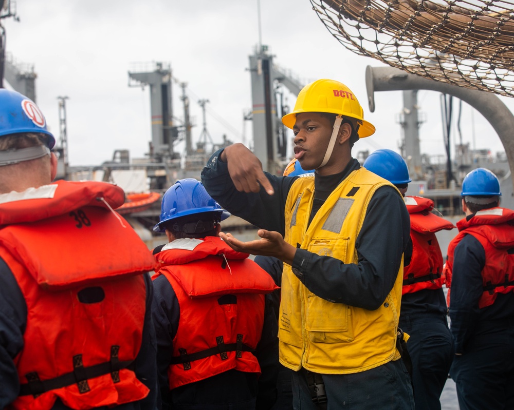 USS Robert Smalls (CG 62) Conducts RAS with USNS Tippecanoe (T-AO-199)