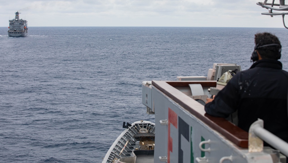 USS Robert Smalls (CG 62) Conducts RAS with USNS Tippecanoe (T-AO-199)