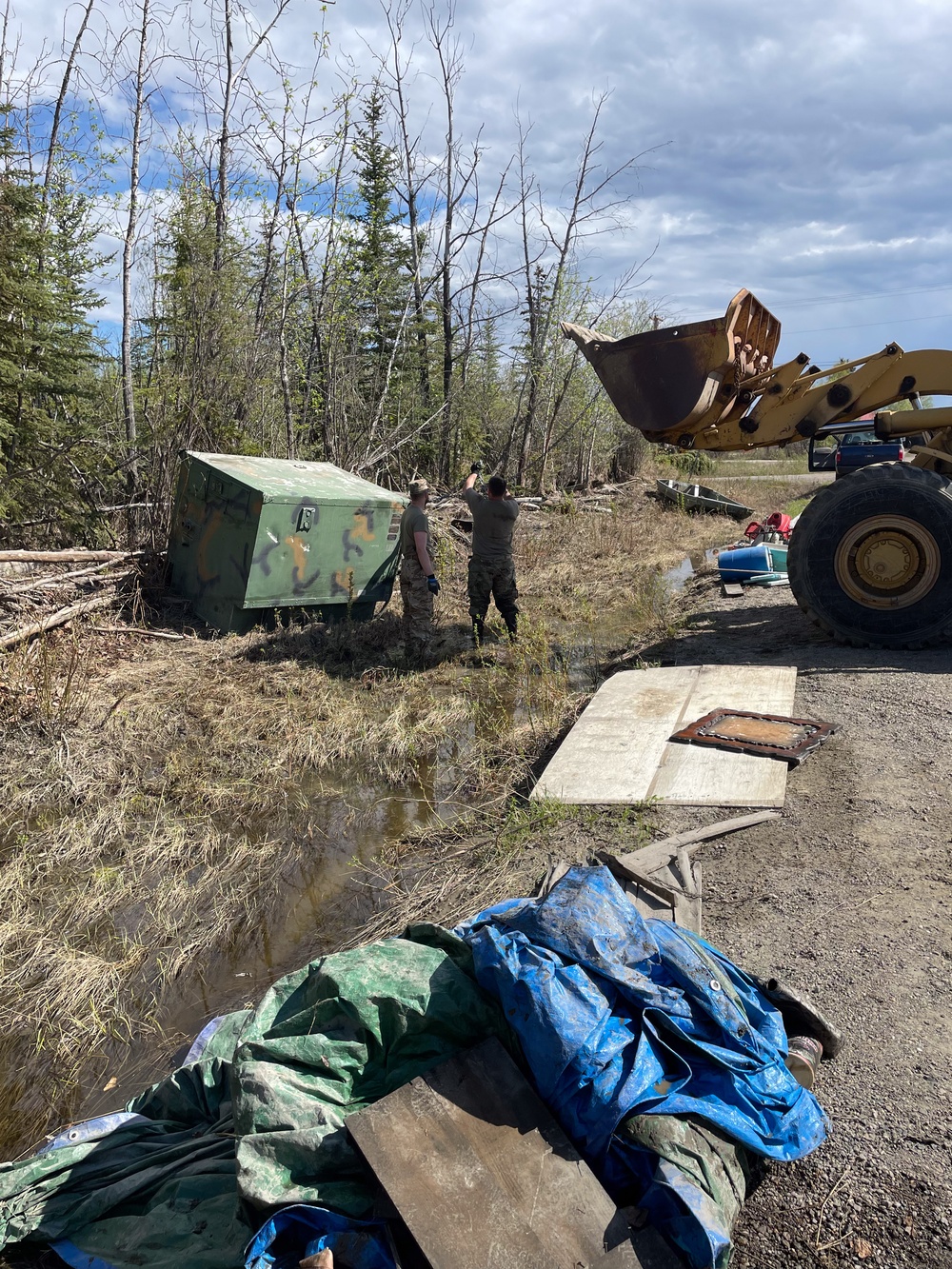 Alaska National Guardsmen, State Defense Force assist with flood recovery in Circle