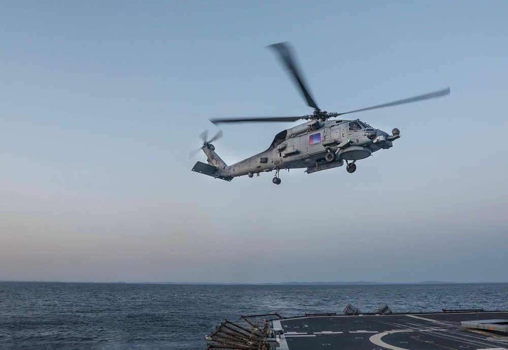 USS Shiloh Conducts Flight Operations