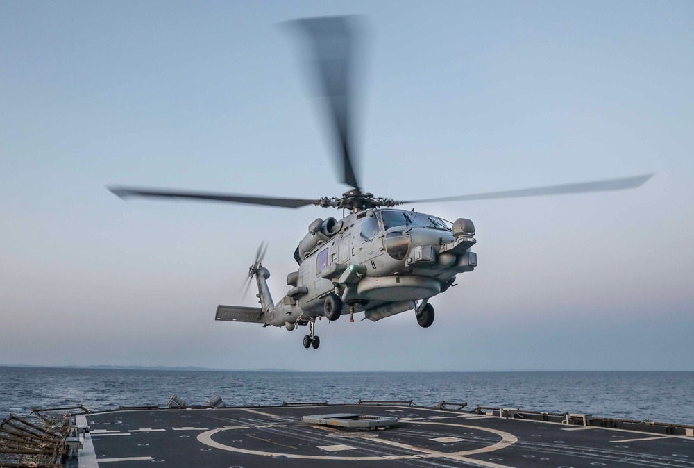 USS Shiloh Conducts Flight Operations