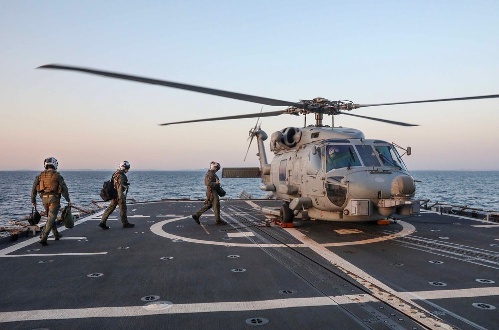 USS Shiloh Conducts Flight Operations