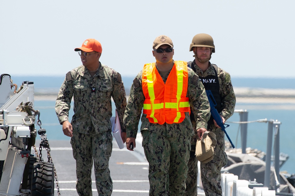 USS Boxer Anti-terrorism Training Team Drill