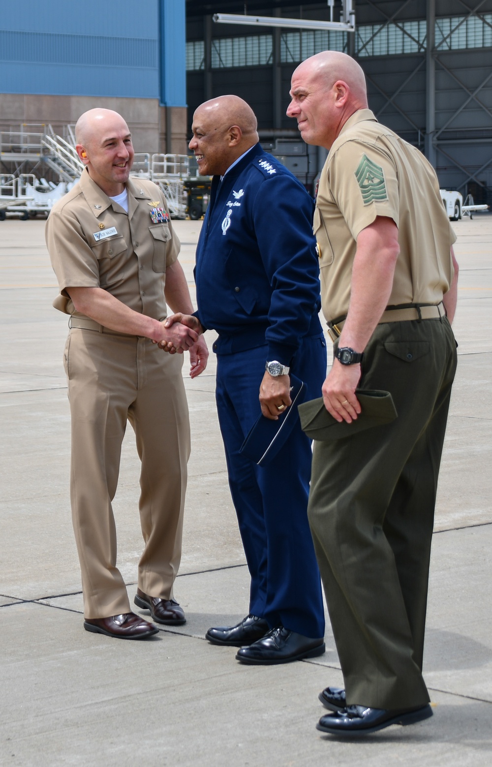 USSTRATCOM Presents VQ-4 with the Omaha Trophy