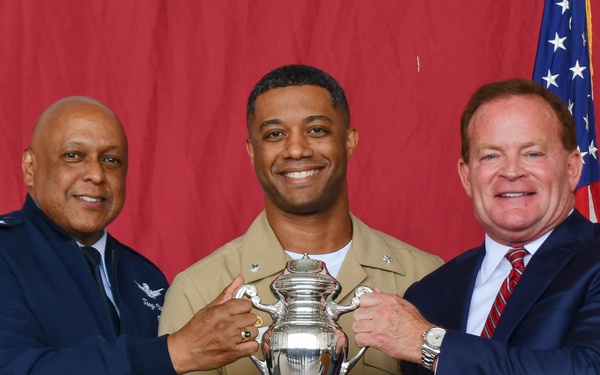 USSTRATCOM Presents VQ-4 with the Omaha Trophy