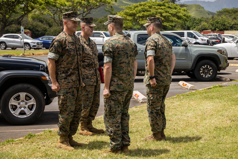 MCIPAC Commanding General Recognizes MCBH PMO Marines