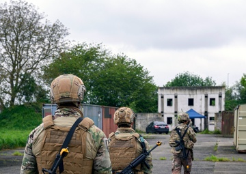 USANEC BE STX with Belgian Para-Commandos