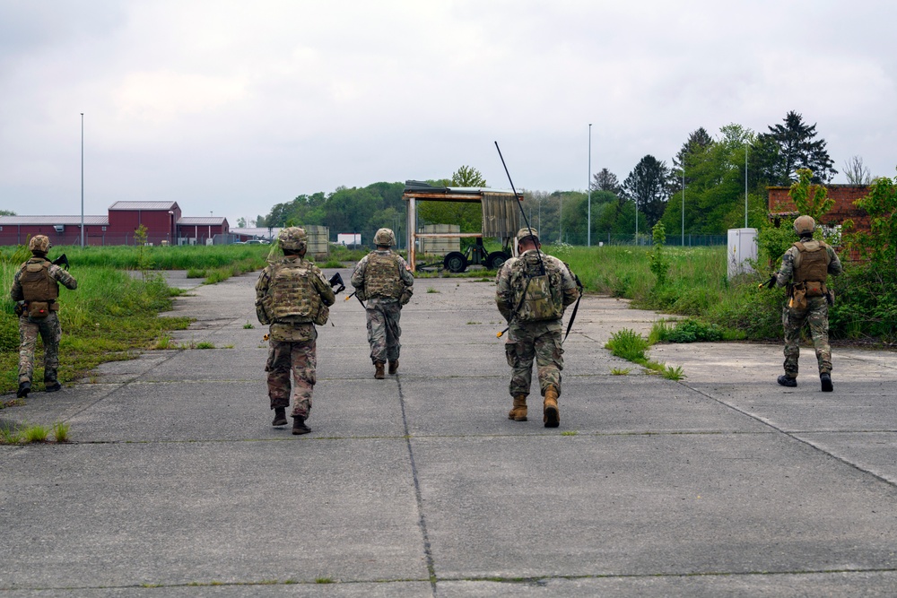 USANEC BE STX with Belgian Para-Commandos