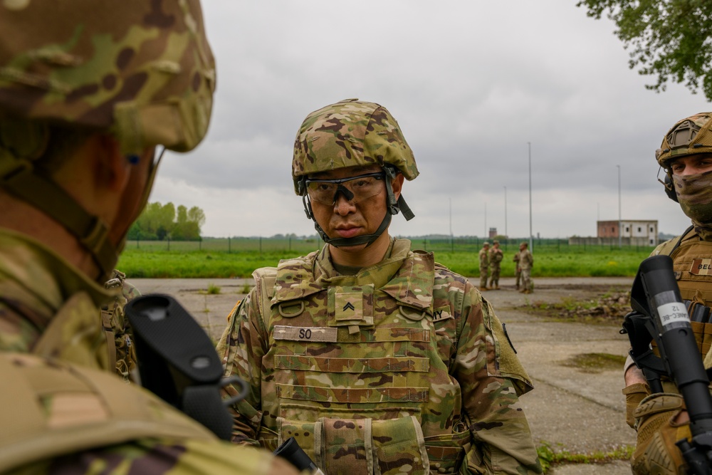 USANEC BE STX with Belgian Para-Commandos