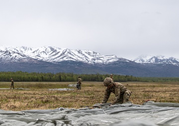 Honoring 77 Fallen paratroopers: VMGR-153 supports spartan jump