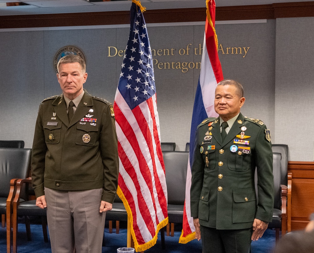 General Narongpan, Chief of Army, Royal Thai Army visits the Pentagon