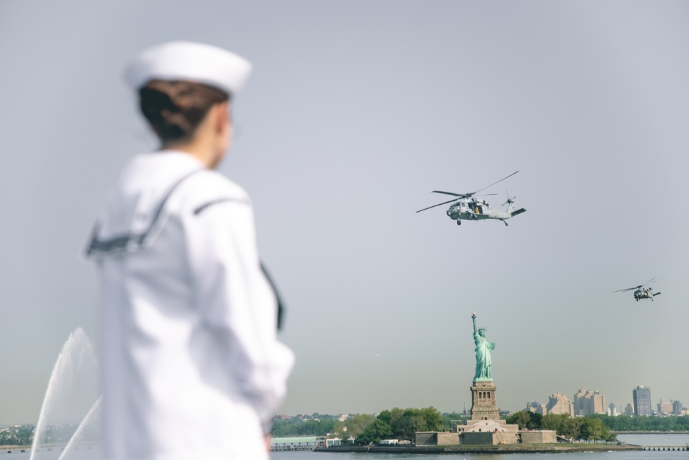 USS Wasp (LHD 1) Arrives in NYC for Fleet Week 2023