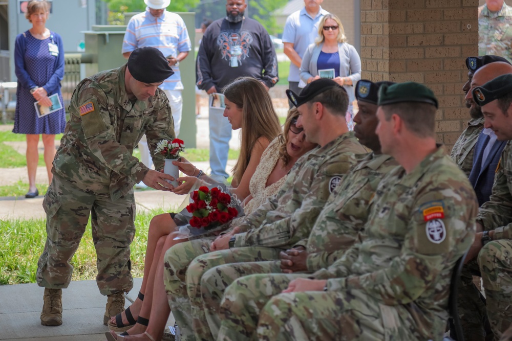 Fort Campbell SRU Conducts Company Change of Command