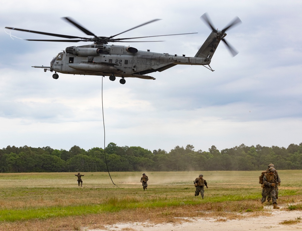 DVIDS - Images - Burmese Chase Fast Ropes [Image 2 of 4]