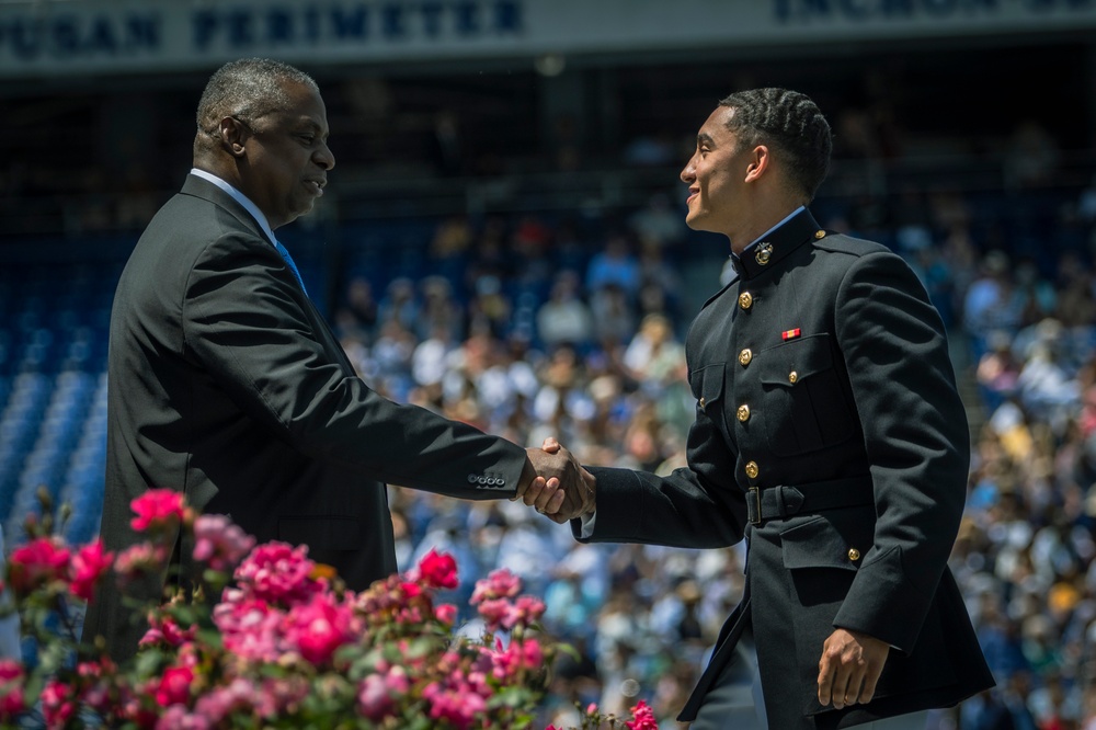 SECDEF Delivers Keynote Address at U.S. Naval Academy Commencement