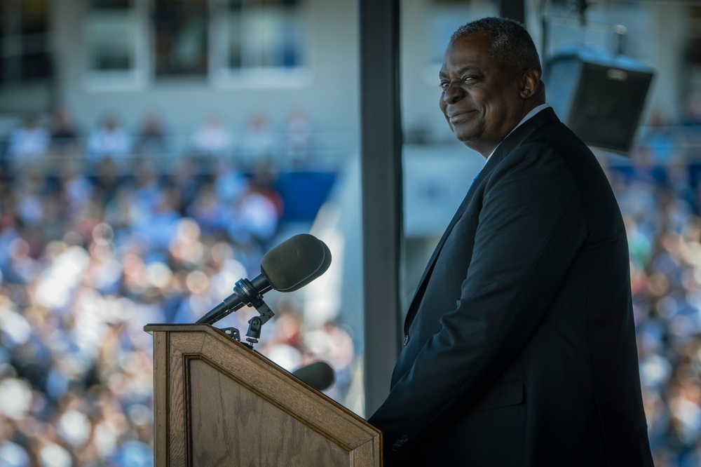 SECDEF Delivers Keynote Address at U.S. Naval Academy Commencement