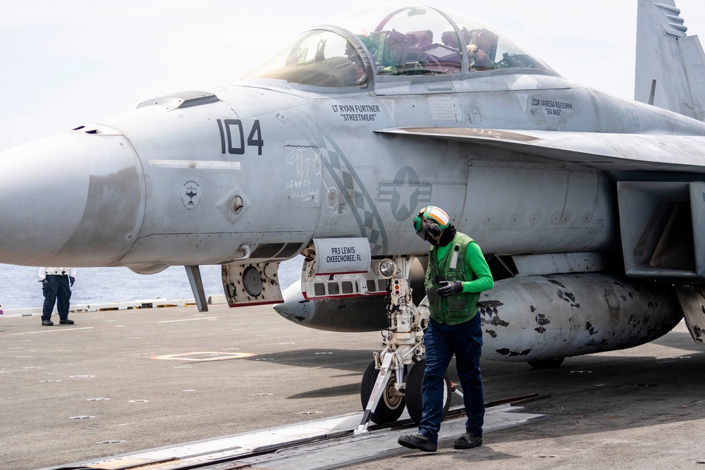 USS Ronald Reagan (CVN 76) conducts flight operations