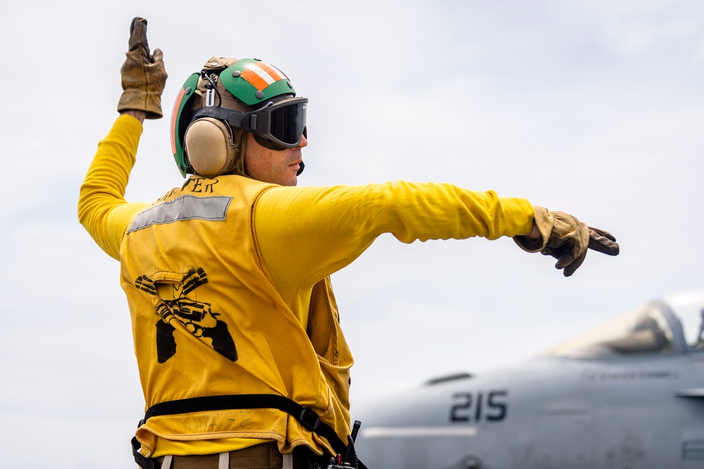 USS Ronald Reagan (CVN 76) conducts flight operations