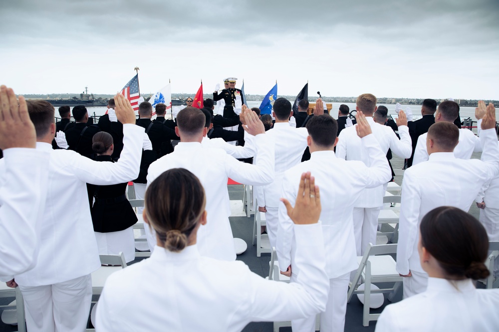 I MEF commanding general gives ceremonial remarks during NROTC San Diego commissioning ceremony