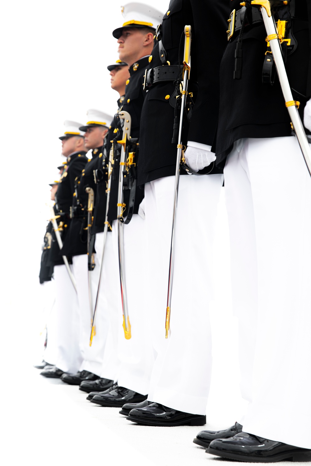 I MEF commanding general gives ceremonial remarks during NROTC San Diego commissioning ceremony