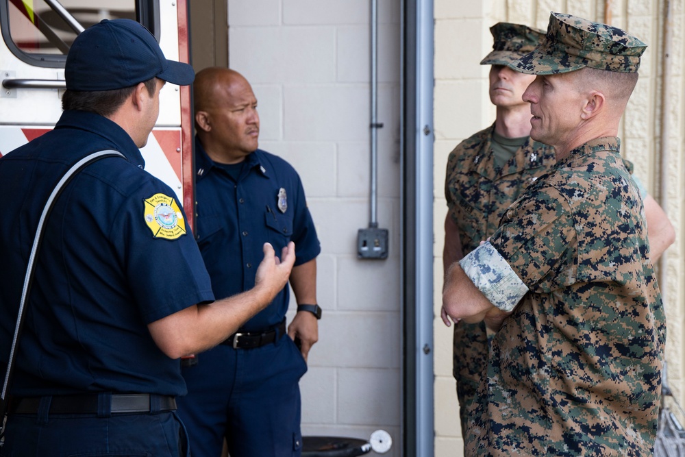 MCIPAC Commanding General Visits MCBH Federal Fire Station