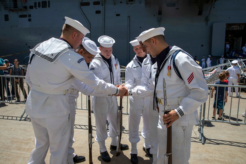 Navy Ceremonial Guard Performs for Wasp