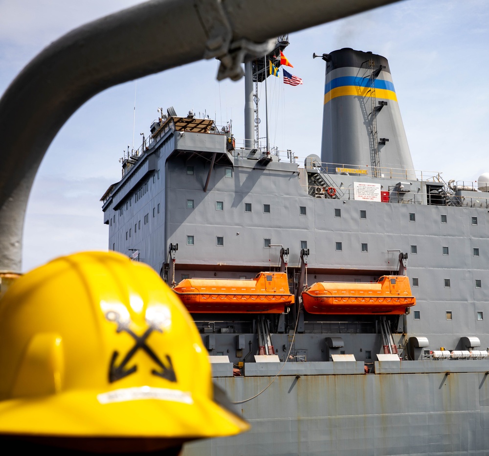 USS Robert Smalls (CG 62) Conducts RAS with USNS Tippecanoe