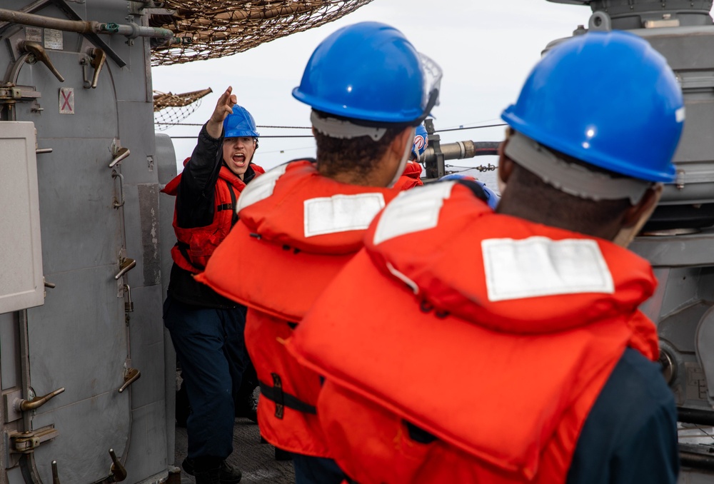 USS Robert Smalls (CG 62) Conducts RAS with USNS Tippecanoe (T-AO-199)