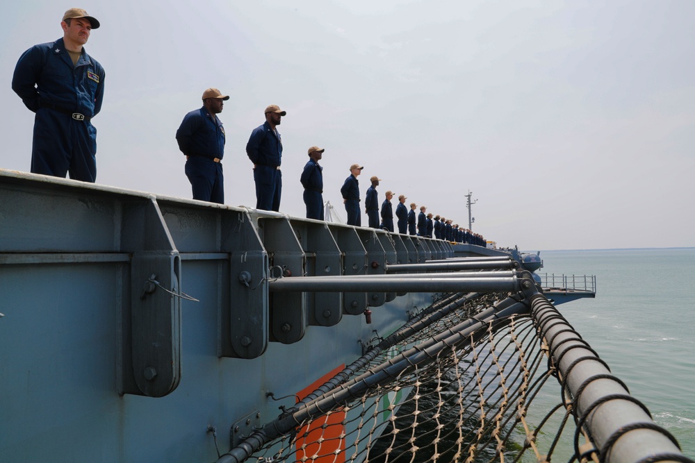 Manning the Rail: George Washington Departs Newport News Shipbuilding